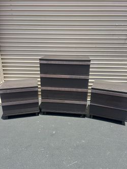 Dresser set