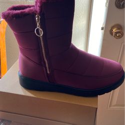 Burgendy Boots For The Snow ❄️ 5 To Sizes 10