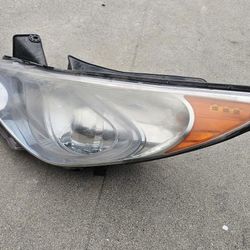 2011-2015 Hyundai Sonata Hybrid RH Halogen Headlight OEM driver side left