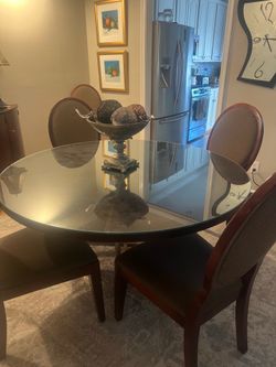Lane dining room table and six chairs
