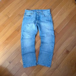Levi’s 501 Jeans (Light Wash, Size 33x30)