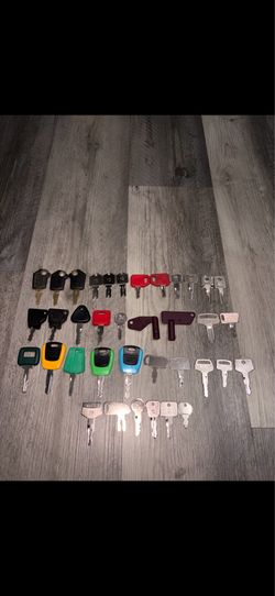 Heavy equipment key set