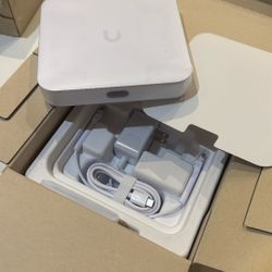 UCG-Ultra (Open Box - Like New) Ubiquiti Cloud Gateway 