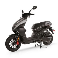 Genuine Rattler 200 EFI  Gas Scooter