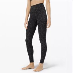 Lululemon Leopard Leggings for Sale in Bakersfield, CA - OfferUp