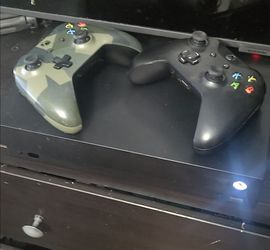 Xbox one X + controllers + kinect