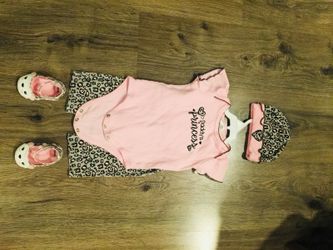 Baby girl 3/6 months outfit