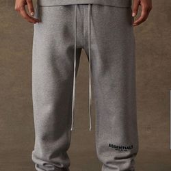 FEAR OF GOD ESSENTIALS