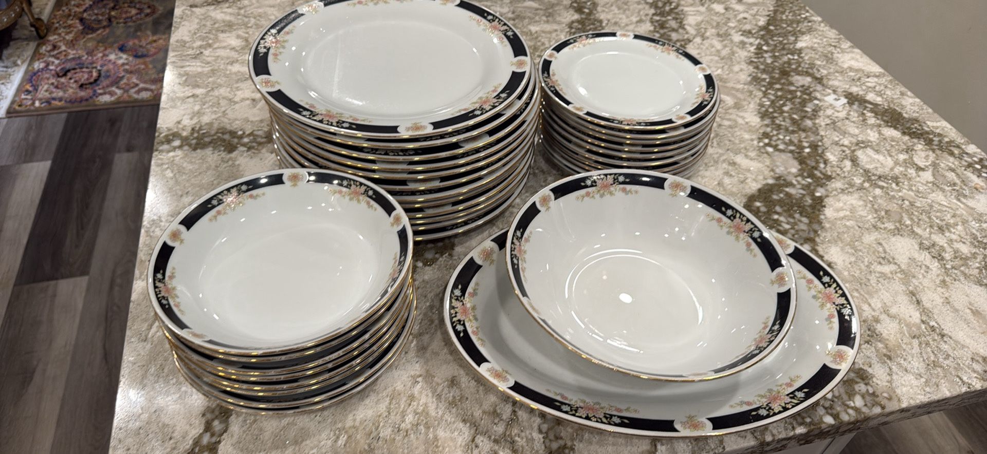 Crown Ming Dinner Set 