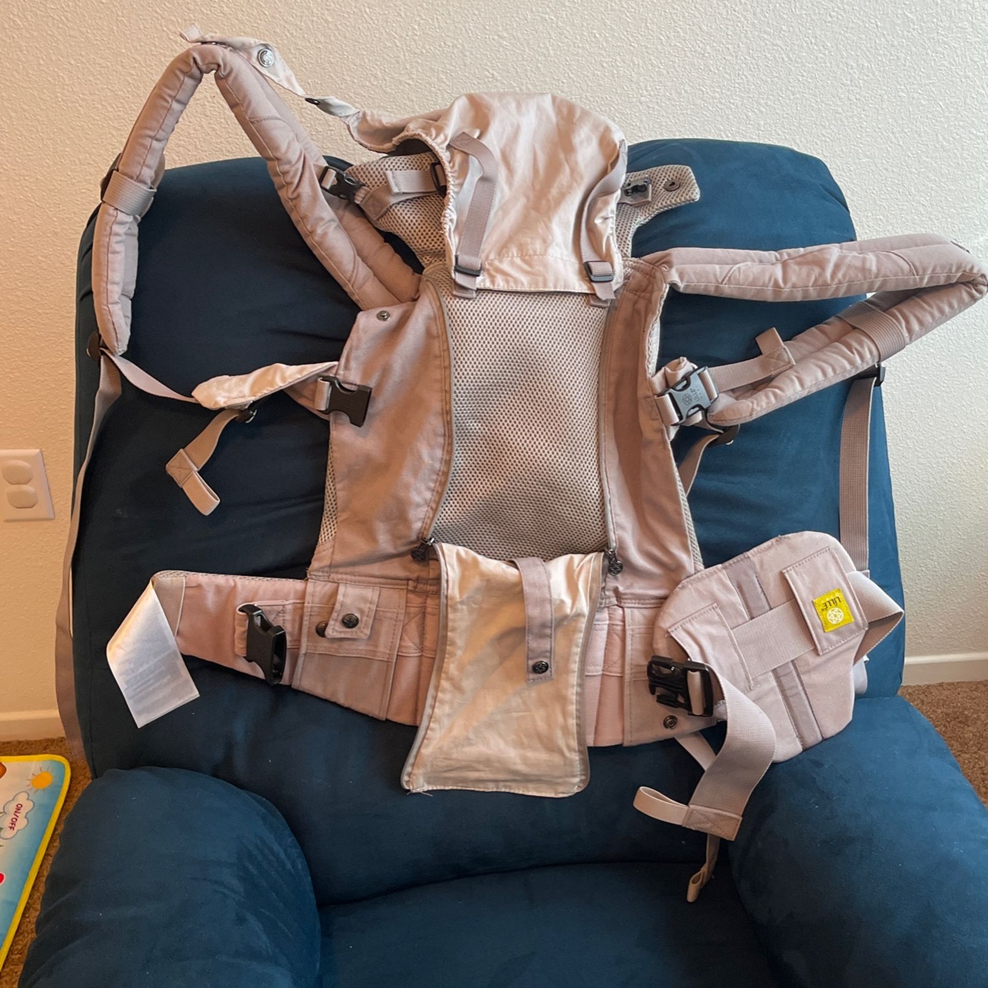 Lille Baby All-seasons Carrier