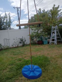 Blue Disc Rope Swing with Wooden Bar