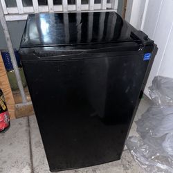 Mini Fridge 