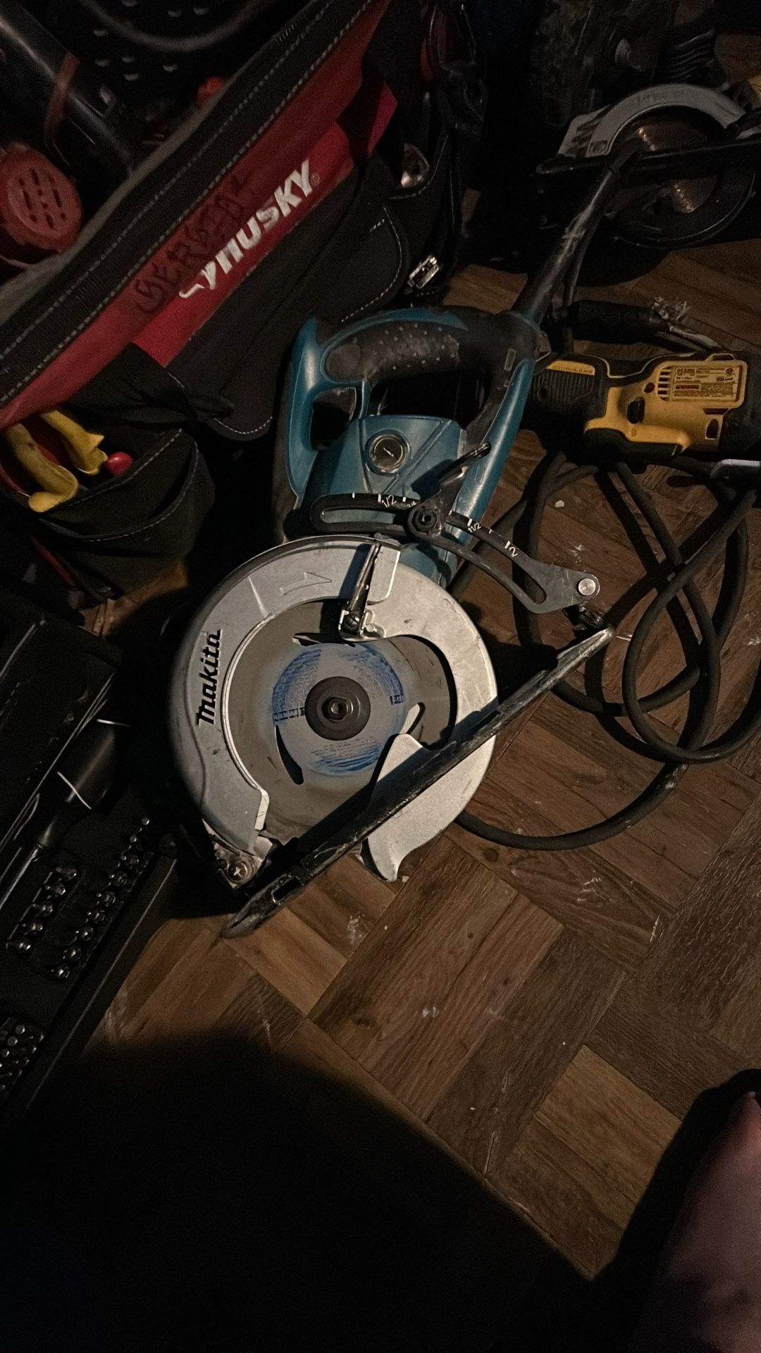 Makita Skilsaw. Works Great. Pick Up Only.
