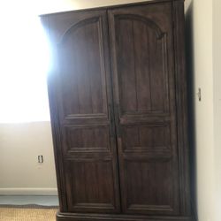 Bernhardt armoire