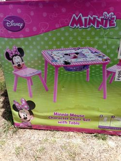 Mini mouse table set/ hot wheels monster ramp
