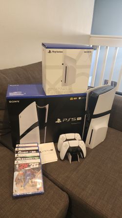 SONY PS5 PRO DISC DRIVE 2TB BUNDLE 5 GAMES 2 CONTROLLERS CHARGING DOCK