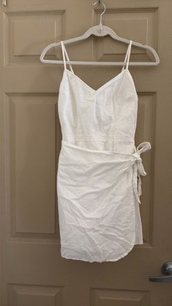 Abercrombie & Fitch women’s white mini dress with tie wrap bottom size small