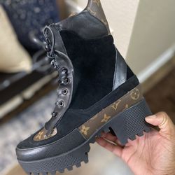 boots size 40 (9) for Sale in Virginia Beach, VA - OfferUp