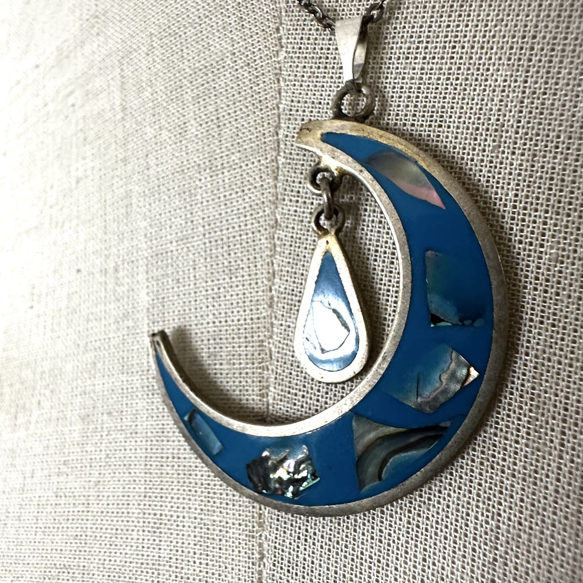 Boho Abalone Crescent Moon Necklace – Vintage Inlay Drop Pendant