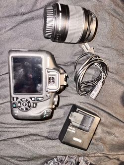 Canon rebel T7 Camera Body with Lens and Charger