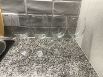 4 wine glasses