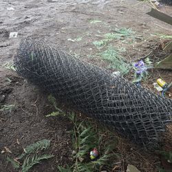 2 rolls 50 ft and 5 high blk link fencingnew 50.00