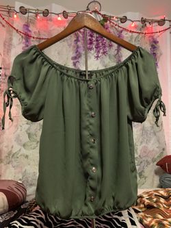 Women's Green Off-Shoulder Top