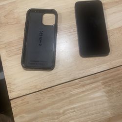 iPhone 12 Blue Unlocked !! 230$