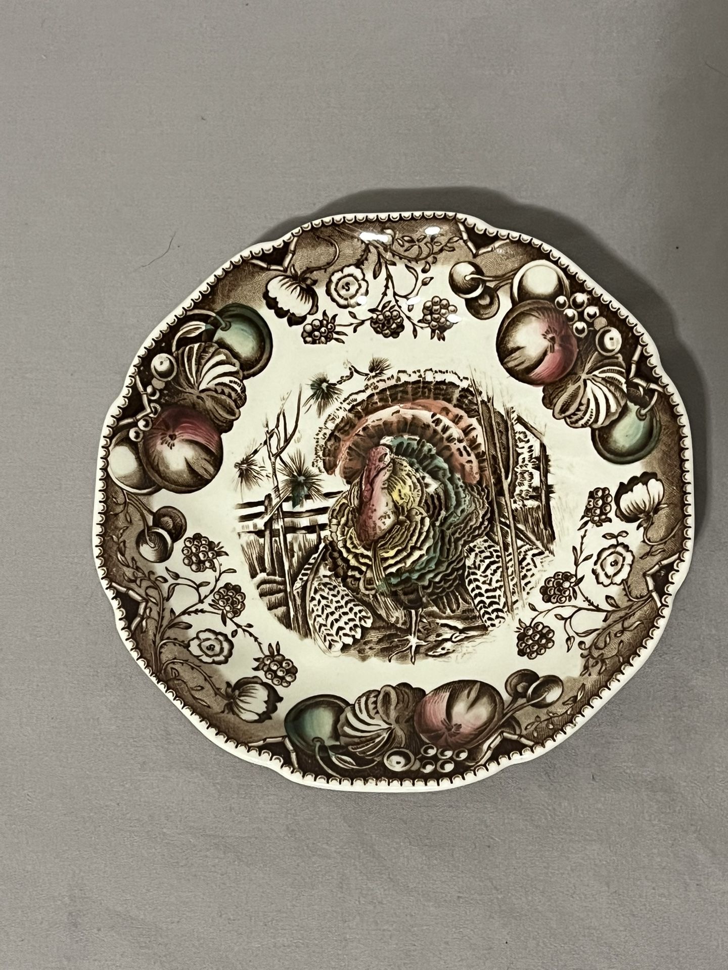 Vintage Johnson Bros Dinnerware In “His Majesty” Pattern Made In England 5-5/8”