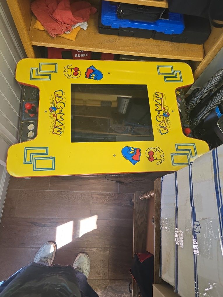 Pacman arcade brand new with manual