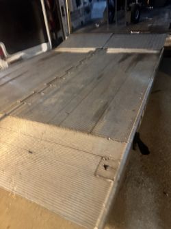 Hydraulic ramp