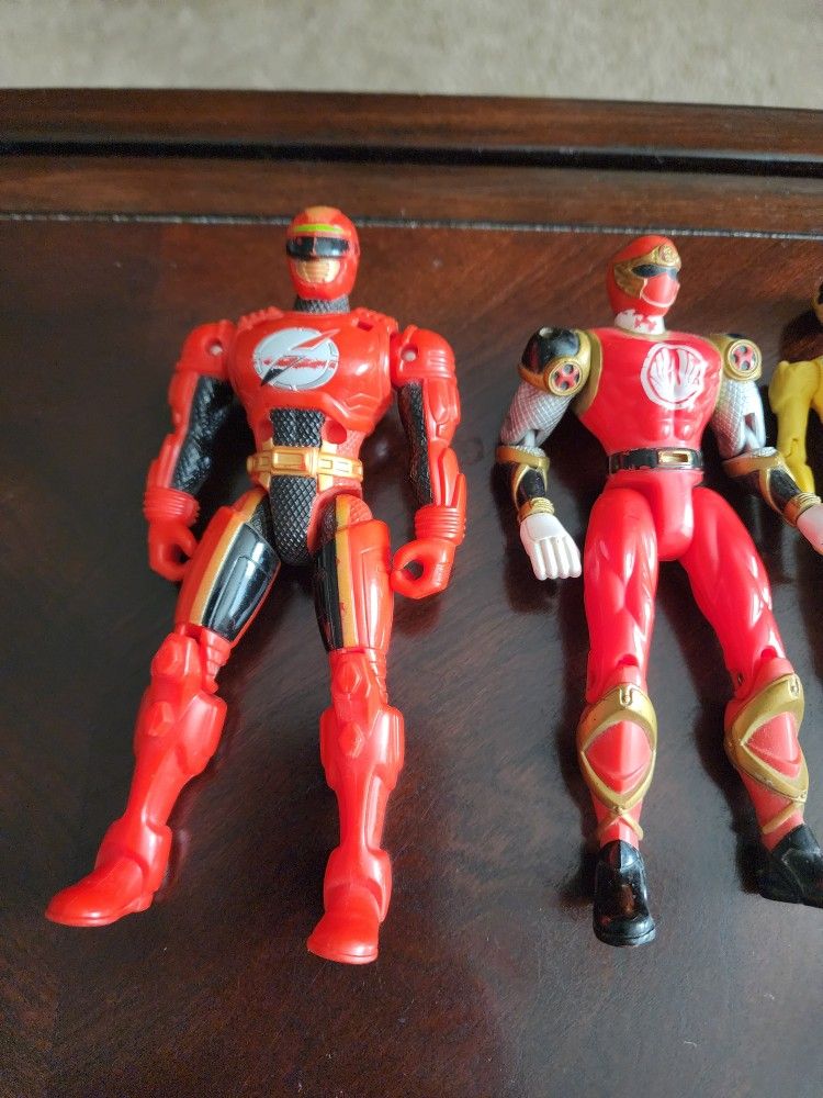 15 Piece power ranger accessories lot. Sold together. Avondale