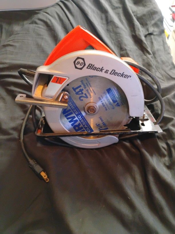 Cord Saw With Blade