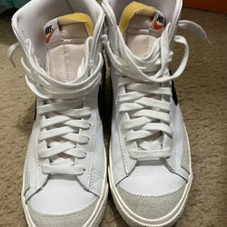 Women Nike Shoes Size 9