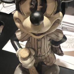 Walt Disney World Mickey Mouse Baseball Player Bobblehead - Bobble Head