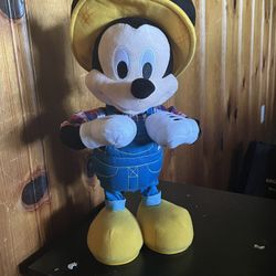 Disney Junior E-I-Oh! Mickey Mouse, Interactive Plush Toy, Sings and Plays Game