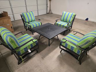 BEAUTIFUL PATIO SET