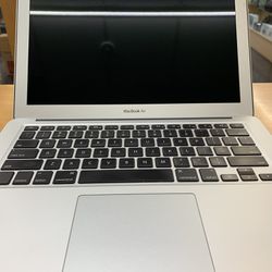 MacBook Air 13” 2.2 i7 8GB/ 256SSD 