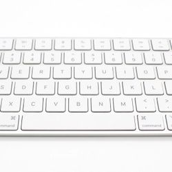 Apple Magic Model A2450 Wireless Keyboard Pad - Silver - No Cable