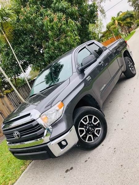 2015 Toyota Tundra 4WD Truck