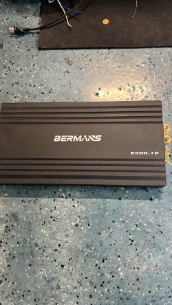 Car amplifier mono D