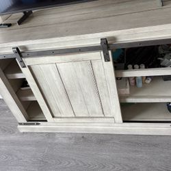 Tv stand 
