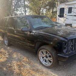 2000 Chevy Tahoe Limited