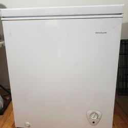FRIGIDAIRE 5 CU freezer - Used GREAT Condition