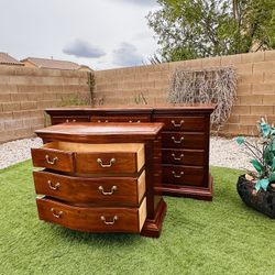 BEAUTIFUL SOLID WOOD THOMASVILLE DRESSER & NIGHTSTAND ( FREE DELIVERY 🚚 FIRST FLOOR ) GREAT CONDITION, EVERYTHING WORKS NICE 👌🏻 18X38X32 20X72X36  