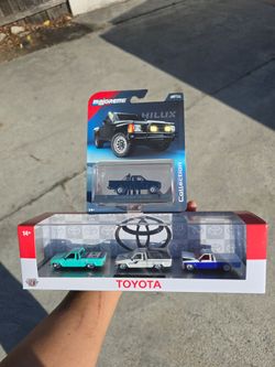 Toyota Hilux pick up set 1985 M2 and Majorette