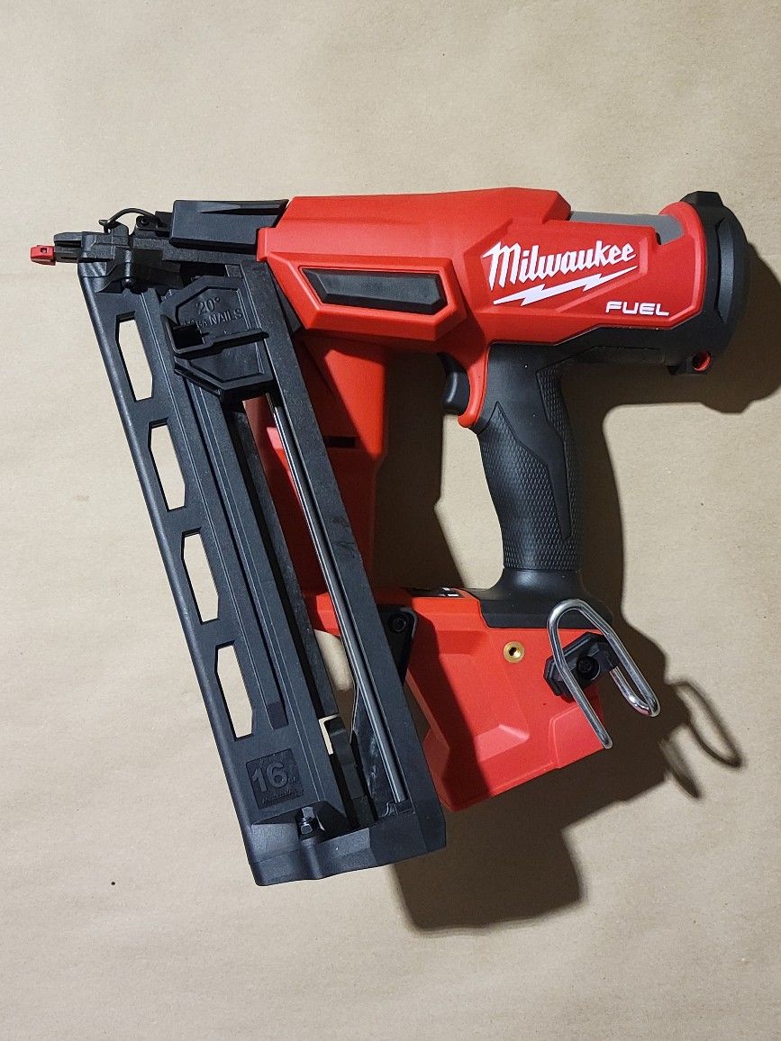 Milwaukee 2841-20 18V 16-Gauge Nail Gun