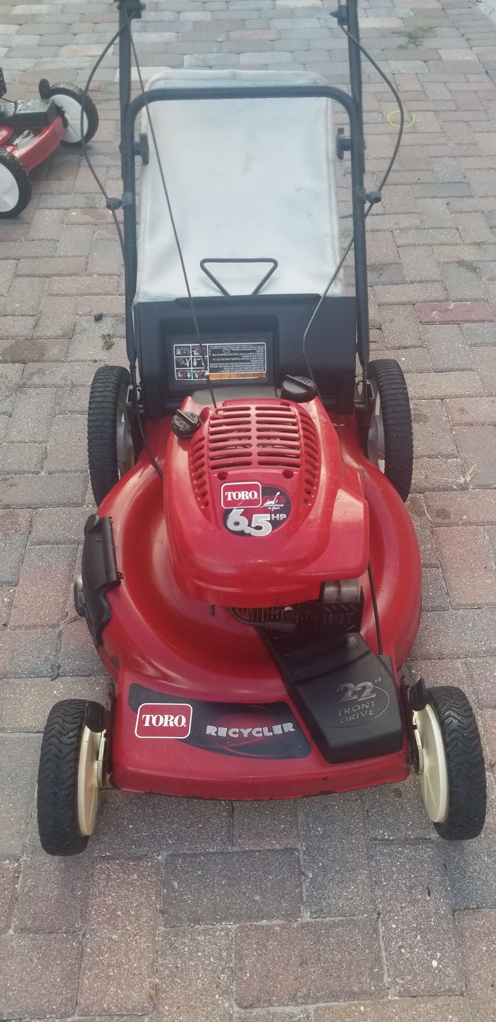 Toro lawn mower self propell in great conditions runs great