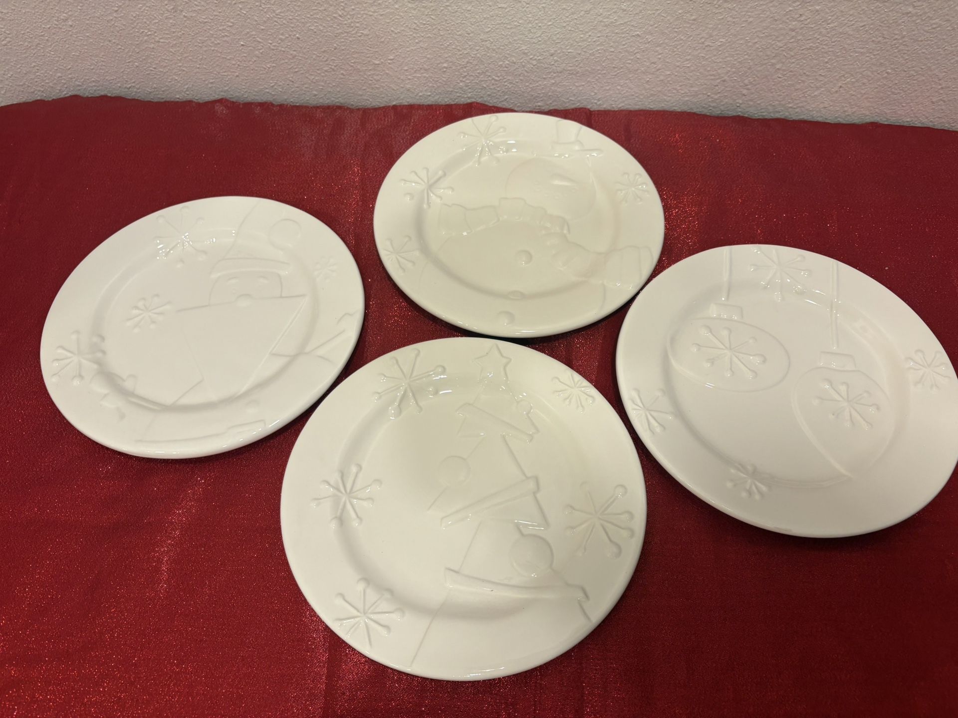 Set of 4 snowing White Christmas Plates - Holiday kitchen glassware - Simi Valley 