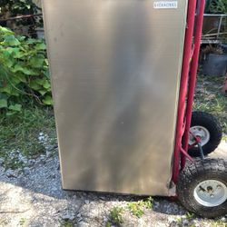 Ever Chill 12 V Mini Refrigerator